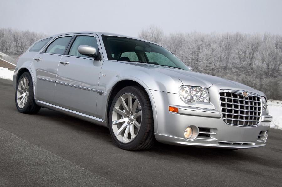 Chrysler 300C SRT8 Touring 2006 года  (фото 2 из 21)